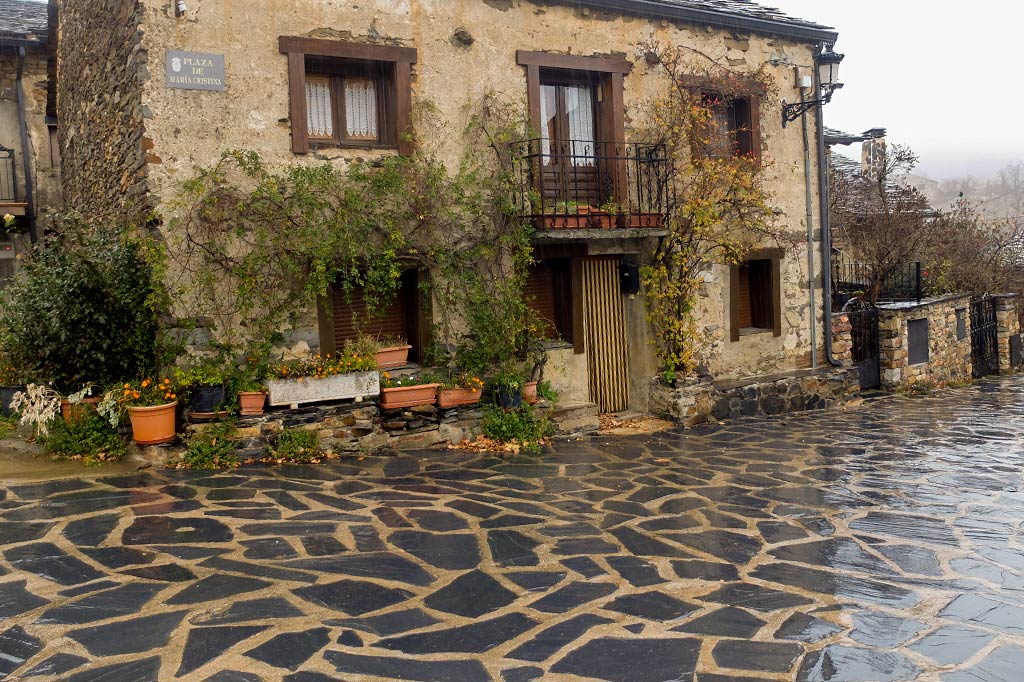 Ruta de los pueblos negros. Cómo llegar desde Hita