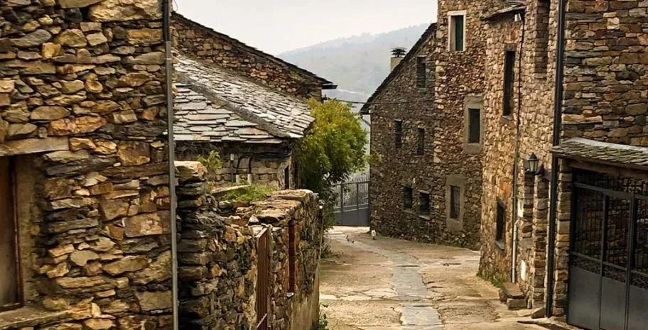 Ruta de los pueblos negros. Cómo llegar desde Hita